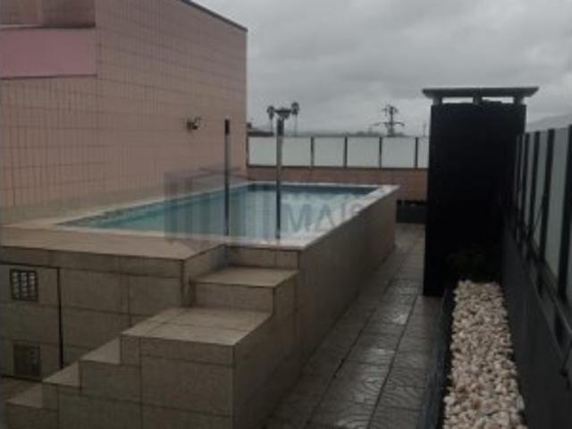Apartamento T3, cobertura com terraço de 190m2, piscina incluída