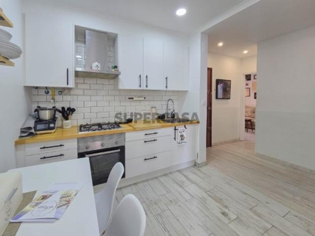 Apartamento T3 Cova da Piedade rés do chão e logradouro 285.000€