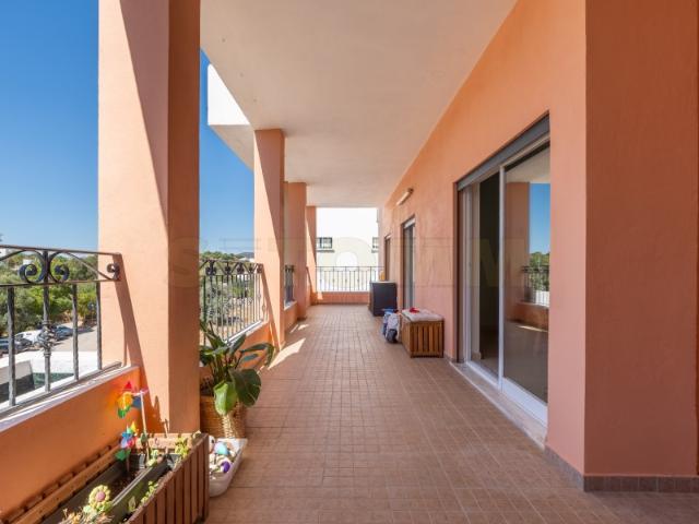 APARTAMENTO T3 C/TERRAÇO, ESTACIONAMENTO E ARRECADAÇÃO