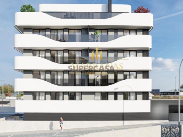Apartamento T3 c/varanda
