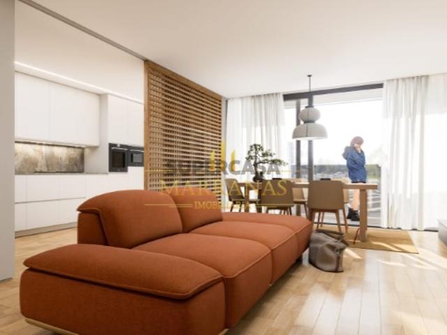 Apartamento T3 c/varanda