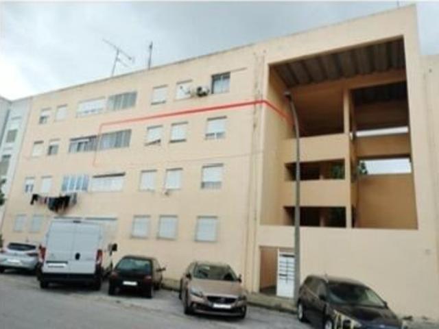 Apartamento T3 da banca inserido no 3º andar do nº 10 da Rua. 119m² Setúbal São Sebastião