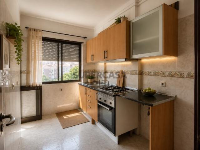 Apartamento T3 de 95m2 prédio com elevador na Cruz de Pau