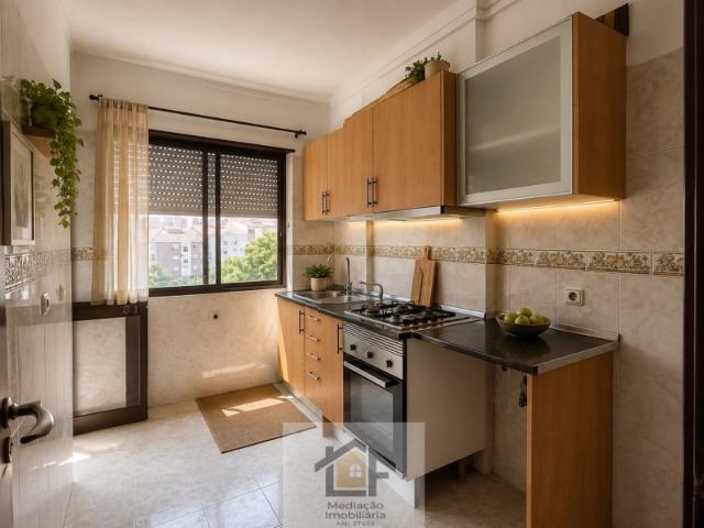 Apartamento T3 de 95m2 prédio com elevador na Cruz de Pau