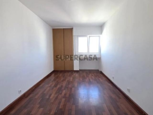 Apartamento T3 de 144 m2 com Vista Panorâmica | Santo António dos Cavaleiros | Loures
