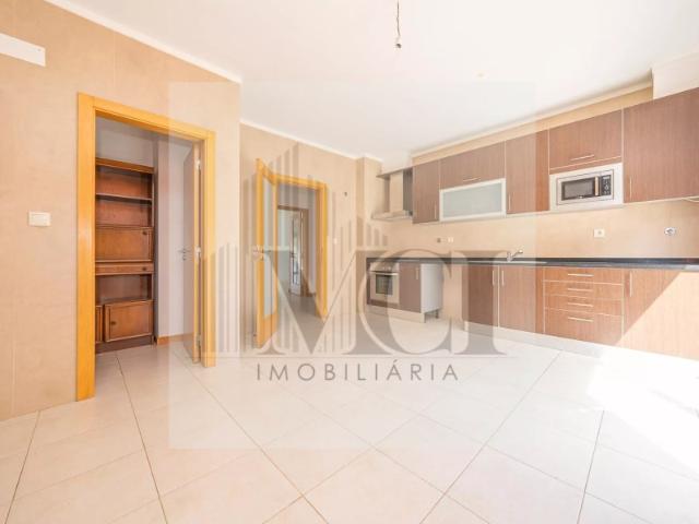 Apartamento T3 de 165m² na Prestigiada Vila Serena Conforto e Qualidade de Vida!