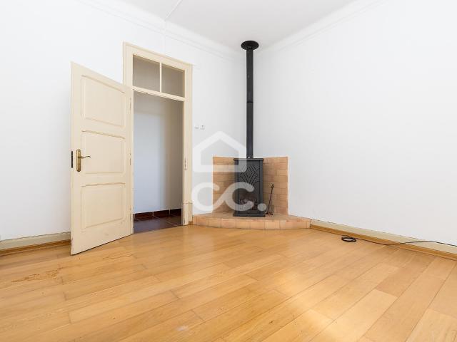 Apartamento T3 de 3º Andar no Centro Histórico de Évora