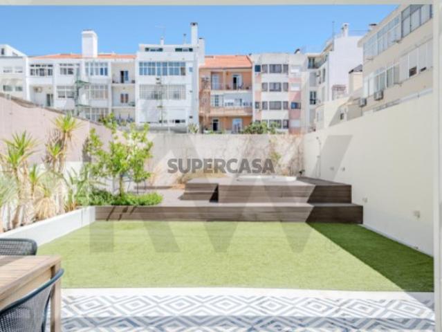 Apartamento T3 de arquiteta com terraço de 80 m² | Picoas, Lisboa
