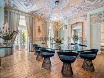 Apartamento T3 de charme em antigo palacete em Alfama, Lisboa
