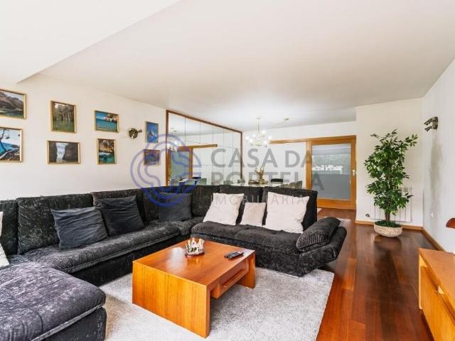 Apartamento T3 de Charme no Bonfim com jardim privativo e ga. 143m² Bonfim