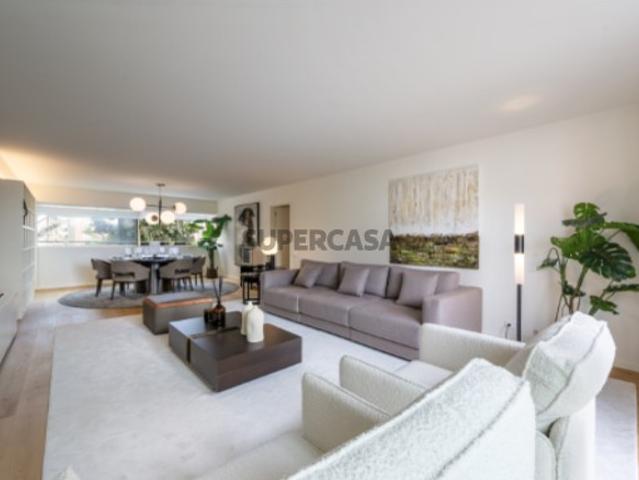 Apartamento T3 de Luxo Av de Roma
