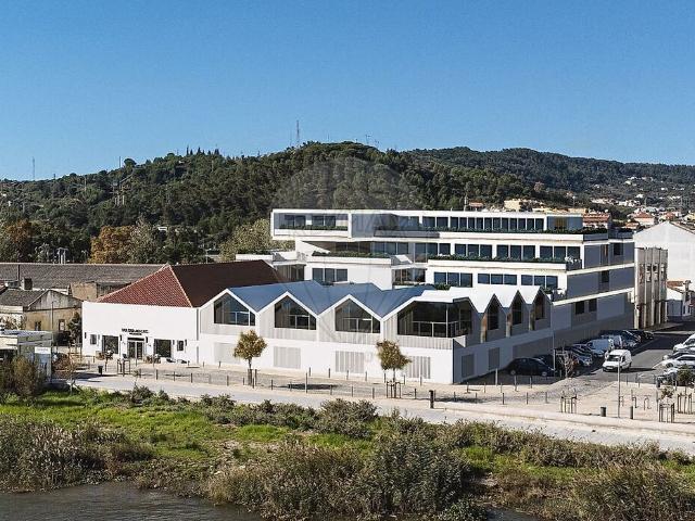 Apartamento T3 de luxo à venda em Alhandra, São João dos Montes e Calhandriz, Vila Franca de Xira RE/MAX Portugal