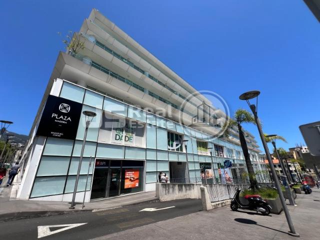 Apartamento T3 de Luxo à Venda no Funchal Centrum