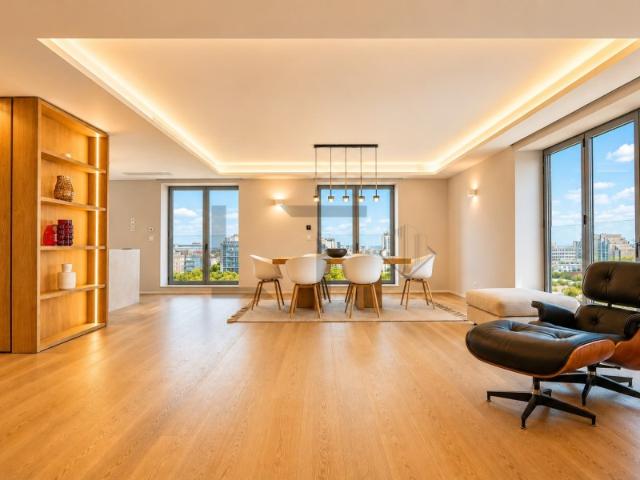 Apartamento T3 de Luxo com 211 m2 e Garagem para Venda, nas Amoreiras, Lisboa