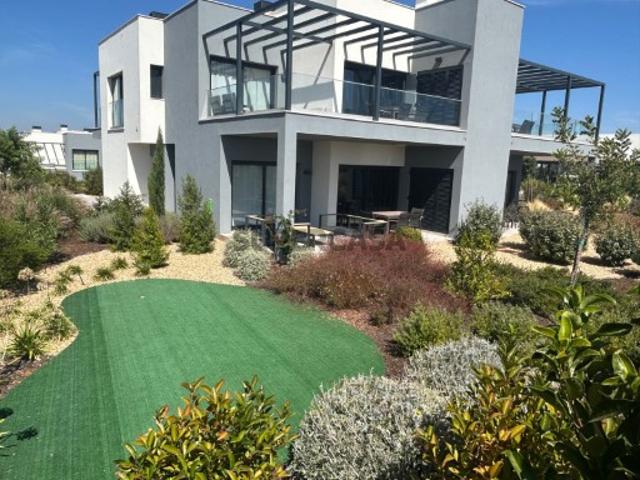 Apartamento T3 de Luxo com Vista Mar em Ferragudo