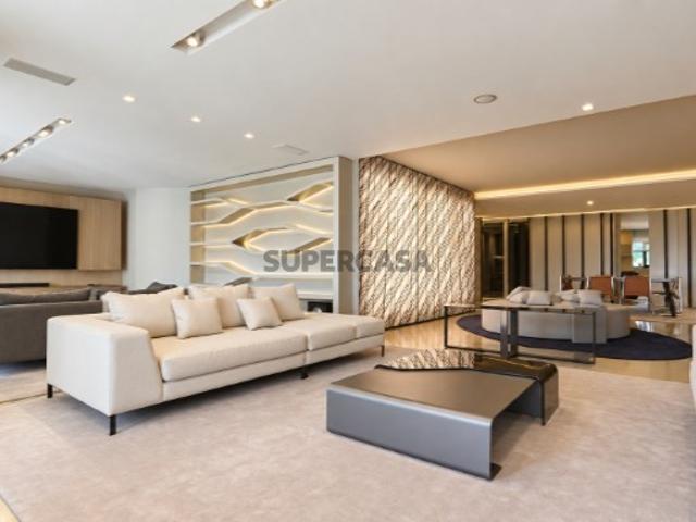 Apartamento T3 de Luxo com Garagem, completamente remodelado, para Venda em Entrecampos, Lisboa