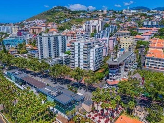 Apartamento T3 de Prestígio — Estrada Monumental, Funchal 202m² São Martinho