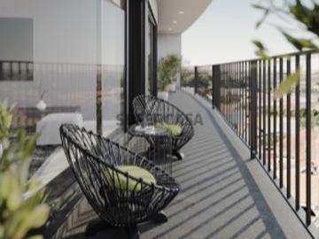 Apartamento T3 Duplex, com bons acabamentos e áreas, ar condicionado, 2 lugares de garagem, em Aradas, Aveiro