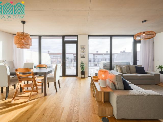 Apartamento T3 Duplex com Garagem Dupla Fechada na Praia da Barra