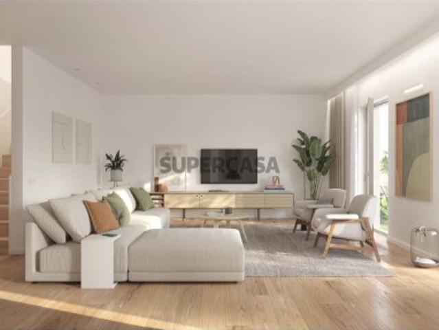 Apartamento T3 duplex com garagem, em Alvalade, Lisboa