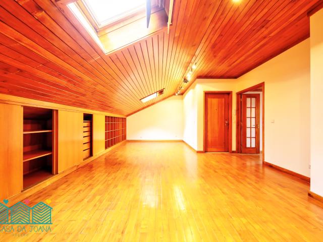 Apartamento T3 Duplex com Garagem Fechada em Aveiro
