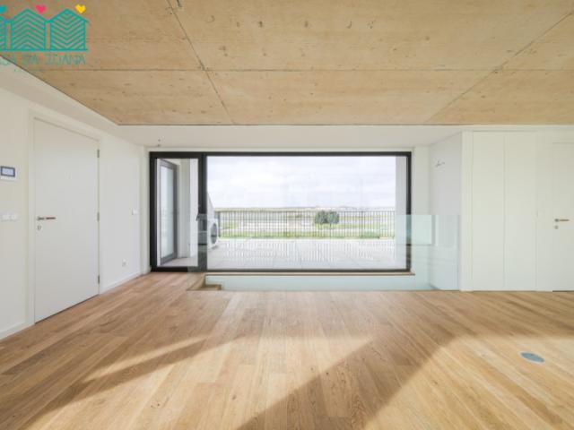 Apartamento T3 Duplex com Garagem na Praia da Barra