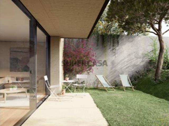 Apartamento T3 duplex, com jardim, na Foz, no Porto