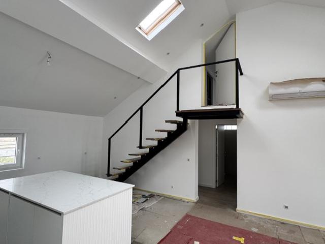 Apartamento T3 duplex com parque estacionamento privativo