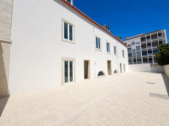 Apartamento T3 Duplex com Piscina e Jardim Condomínio Privado
