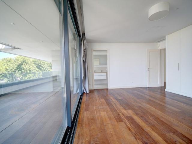 Apartamento T3 Duplex com Piscina no Estoril com vista mar