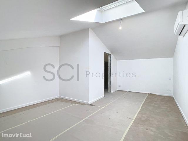 Apartamento T1 com logradouro 42m2, na Quinta do Conde