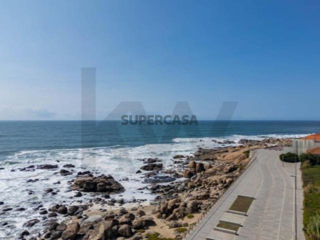 Apartamento T3 Duplex com Vista Mar Direta, 3 Suítes, 173m² úteis Condomínio Premium