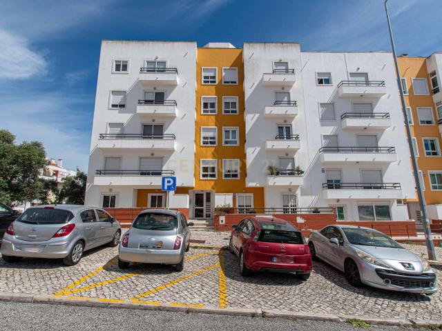 Apartamento T3 Duplex com Vista Desafogada para o Rio Tejo — Tagides Park, Póvoa de Santa Iria