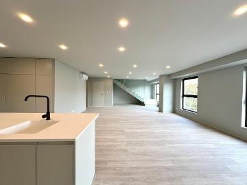 Apartamento T3 Duplex com 2 garagens em palacete renovado em. 231m² Santo António
