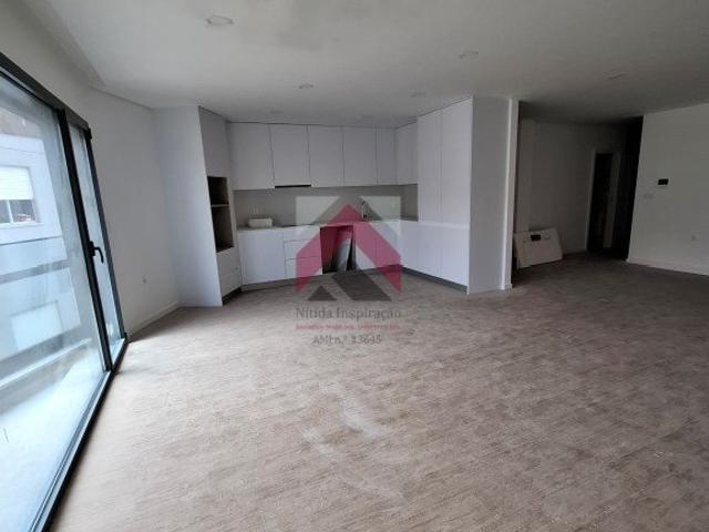 Apartamento T3 + Duplex Amplo + Terraço na Cobertura em Esgu. 212m² Esgueira
