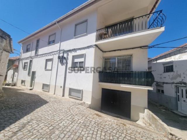 Apartamento T3 duplex em Gouveia