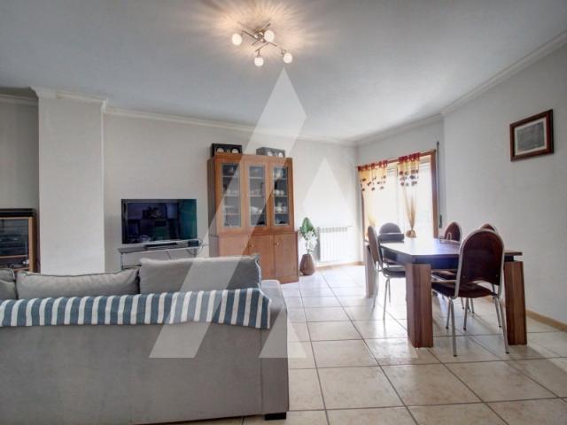Apartamento T3 Duplex em Oiã