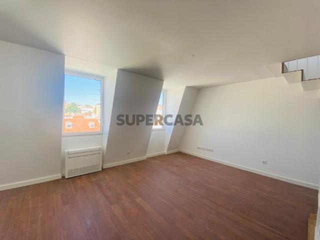 Apartamento T3 Duplex em Lisboa