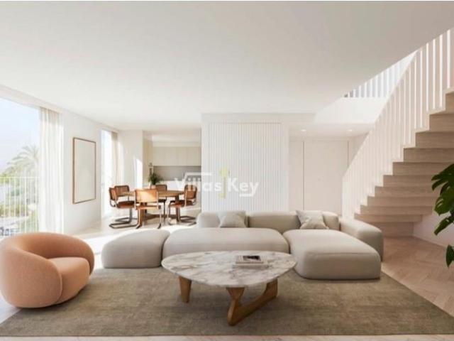 Apartamento de luxo,T3 Duplex último piso, localizado em uma. 144m² Alcântara