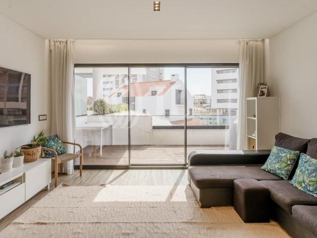 Apartamento T3 duplex inserido em condomínio, Oeiras 138m² Paco de Arcos