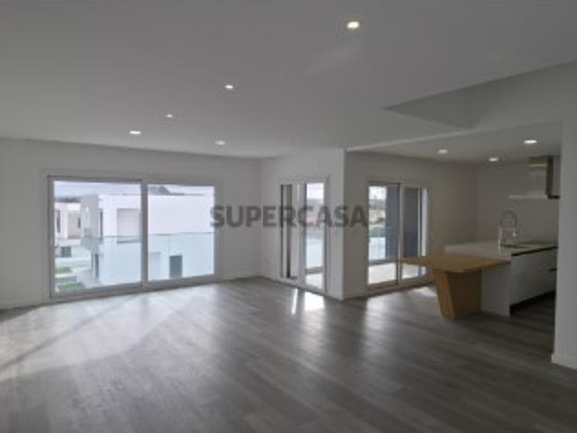 Apartamento T3 Duplex Novo com Garagem, Arrecadação e Varandas na Quinta da Fábrica Vale Milhaços, Corroios