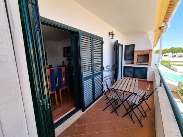 Apartamento T3 duplex no 1º andar de uma moradia Albufeira