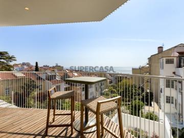 Apartamento T3 duplex no condominio Da Lapa 93, Lisboa