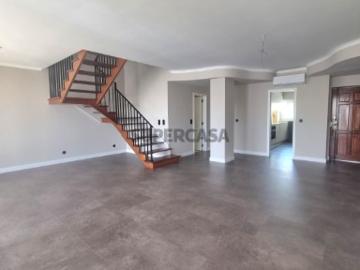 Apartamento T3 Duplex no Centro de Sesimbra Segunda Linha de Mar