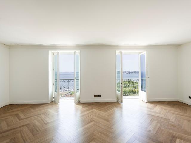 Apartamento T3 Duplex no Chiado | Onde o Tejo entra pela sala