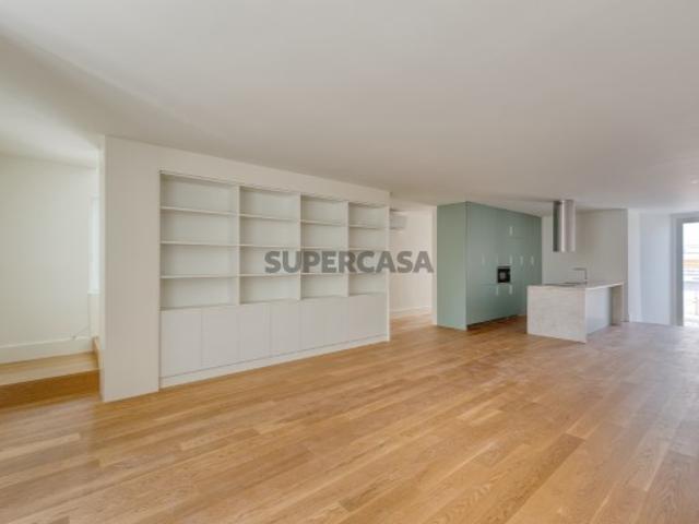 Apartamento T3 duplex no The Seven Lisbon Townhouses, Lisboa