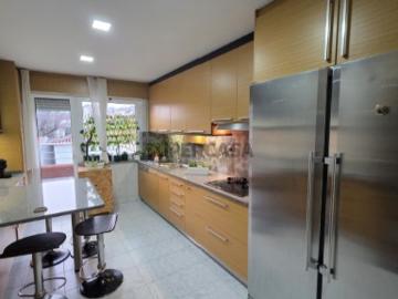 Apartamento T3 Duplex remodelado para venda no centro da cidade de Macedo de Cavaleiros