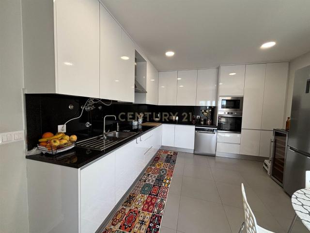 Apartamento T3 e garagem fechada em Torres Novas 165m2 de. 165m² Torres Novas Santa Maria, Salvador e Santiago