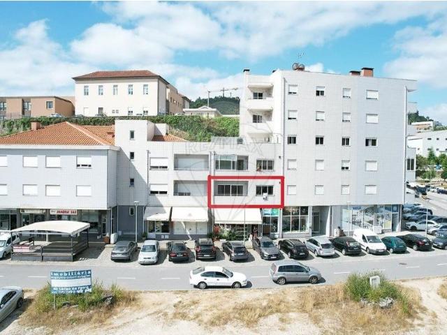 Apartamento T3, elevador e garagem fechada, no centro de Vie. 0m² Vieira Do Minho