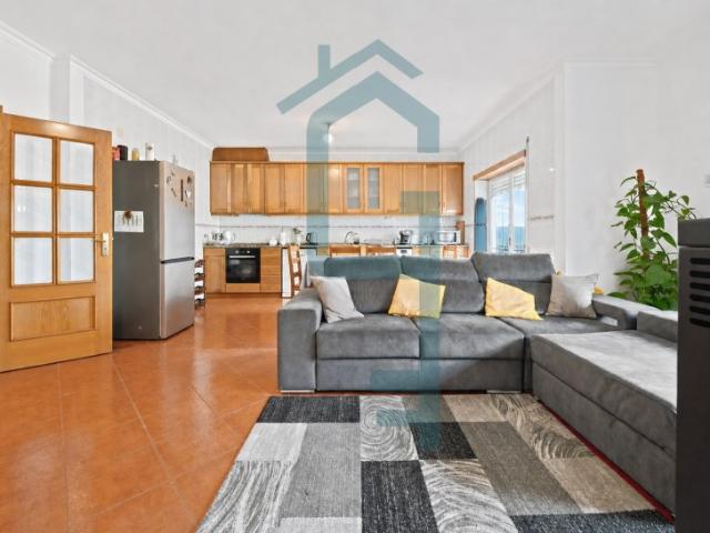 Apartamento T3 em Turquel